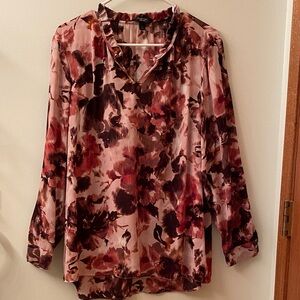 Women’s size Large Simply Vera top
